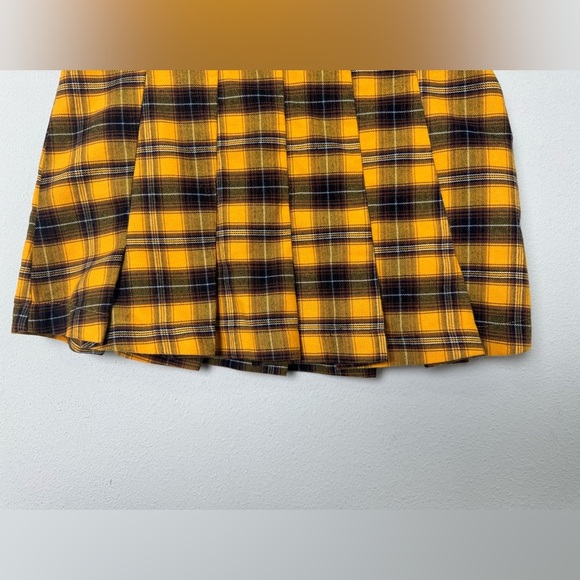 Yellow Plaid Clueless Style Pleated Mini Skirt Size Medium - Picture 4 of 11